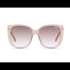 NWT Quay Ever After Etched sunglasses in blush